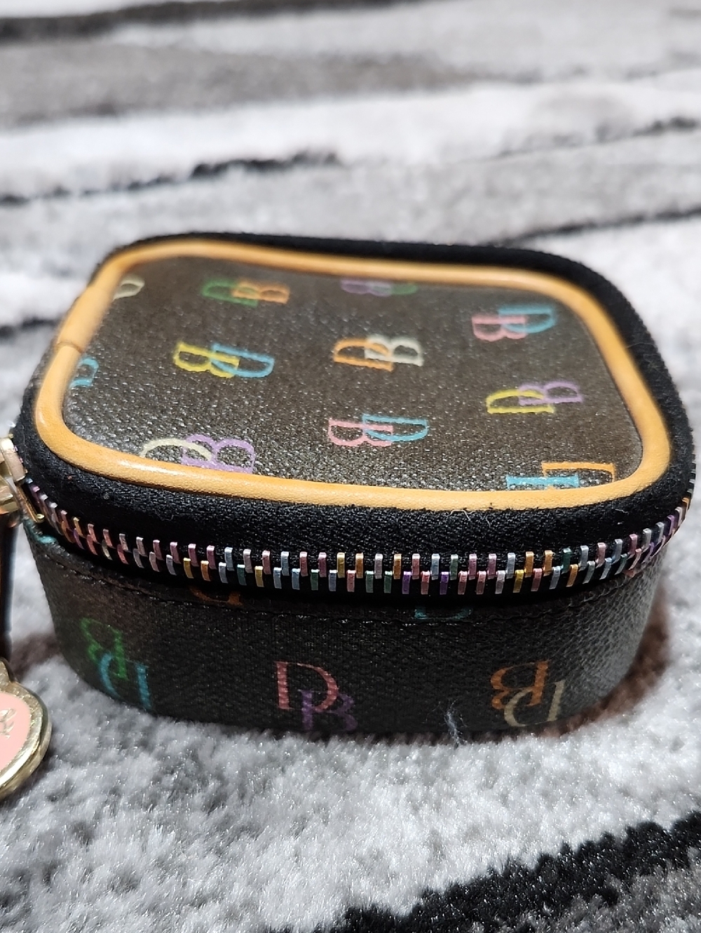 VINTAGE DOONEY & BOURKE MINI RAINBOW MONOGRAM HEART-SHAPE CHARM TRAVEL JEWELRY B - Picture 4 of 15